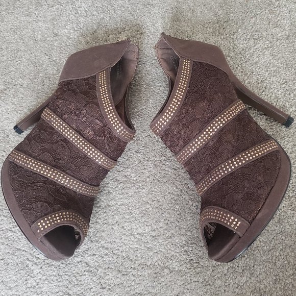 Bella Marie Brown lace heels - Picture 3 of 12